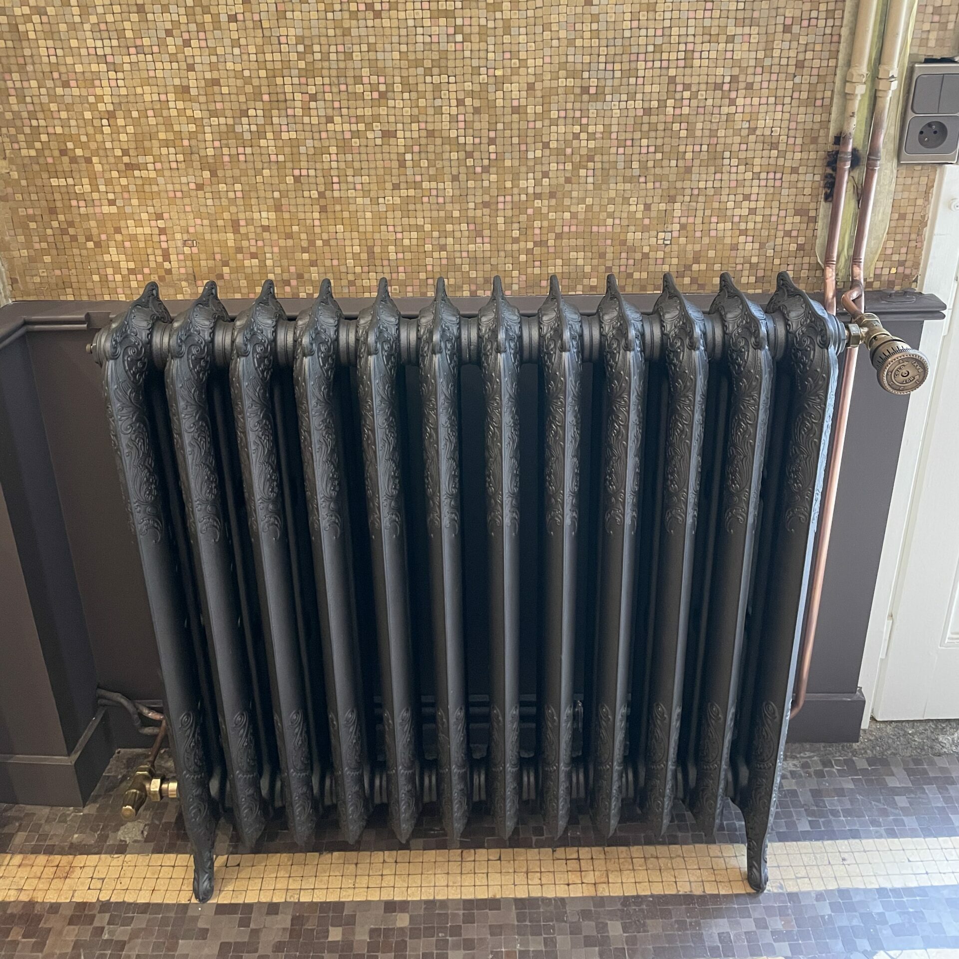 radiateur fonte noir design