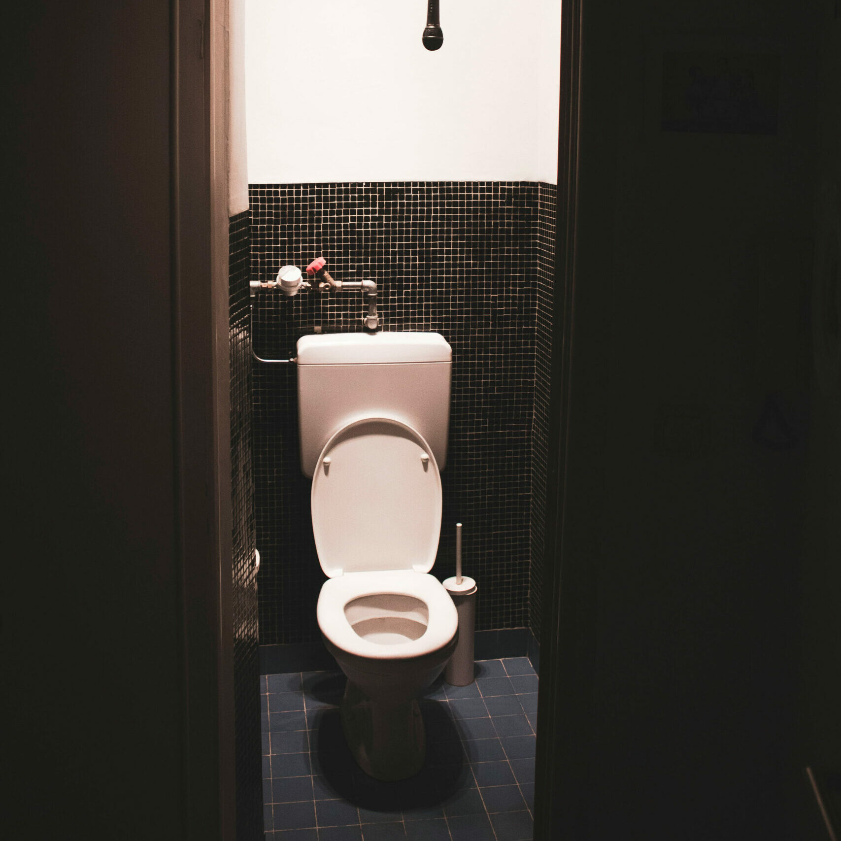 toilettes sombre bar de nuit